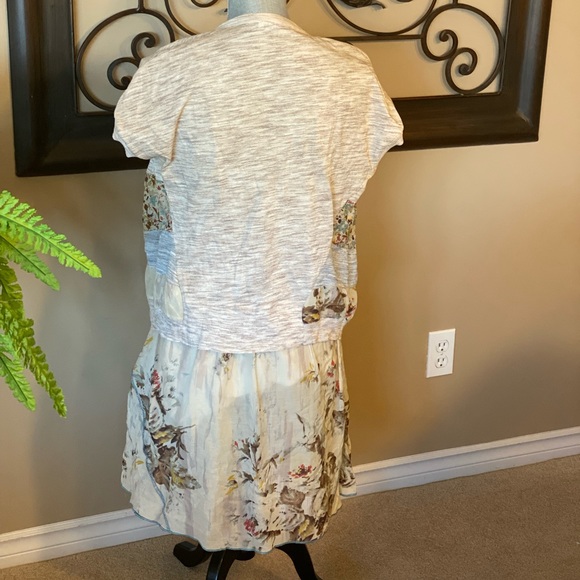 Perfect designer dress for those warm summer breezy days.  Made in Italy - Picture 7 of 7